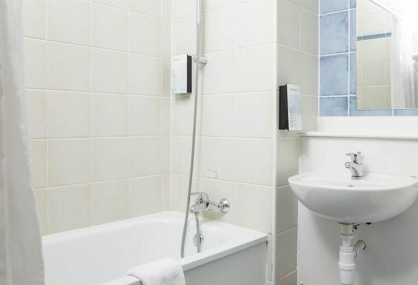 Номер Стандарт, Campanile Hotel Dartford