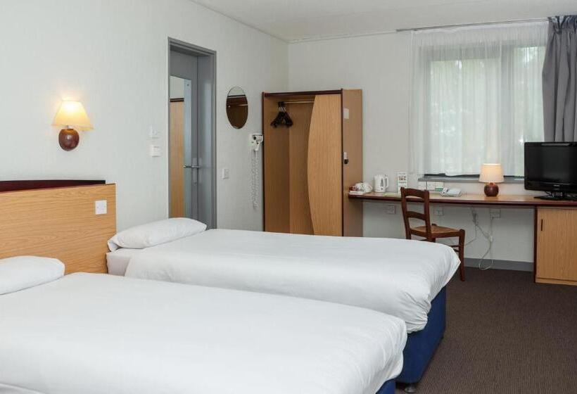 スタンダード４人部屋, Campanile Hotel Dartford