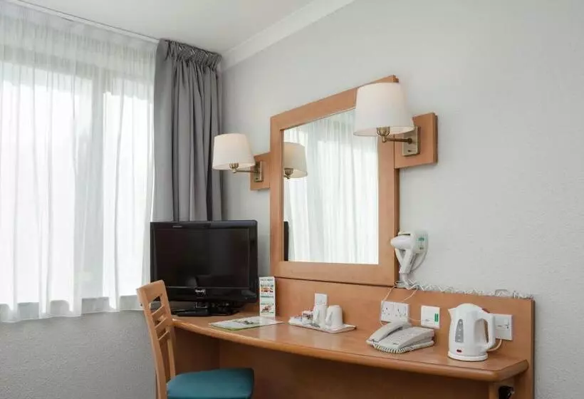 スタンダード４人部屋, Campanile Hotel Dartford