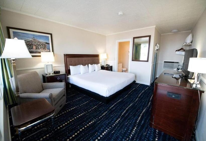 带大床的标准间, Days Inn By Wyndham Bar Harbor