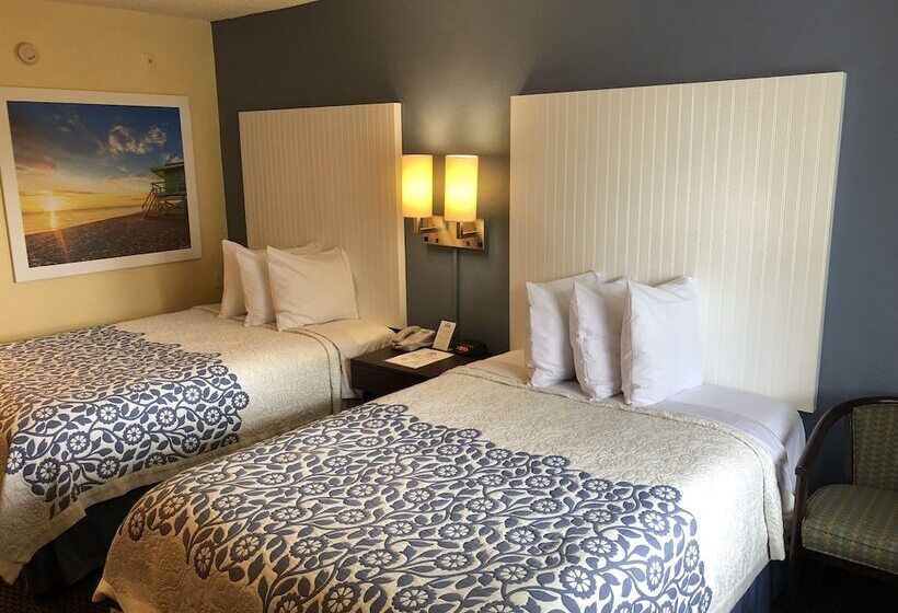 2ダブルベッドのスタンダードルーム, Days Inn By Wyndham Bradenton I75