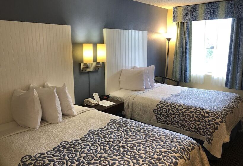 ２ダブルベッドのスタンダードルーム, Days Inn By Wyndham Bradenton I75