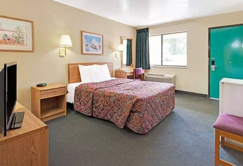 身障者適用ダブルベッド付きスタンダードルーム, Days Inn By Wyndham Espanola