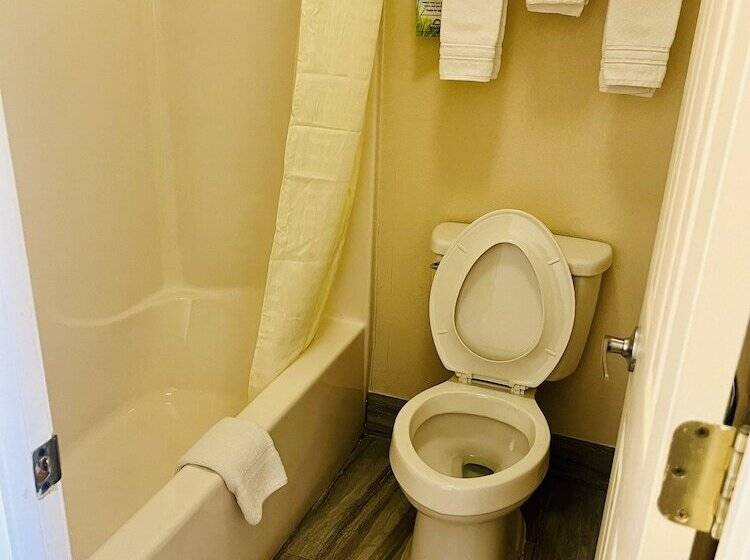 اتاق استاندارد با 2 تخت دوبل, Days Inn By Wyndham Fort Wayne