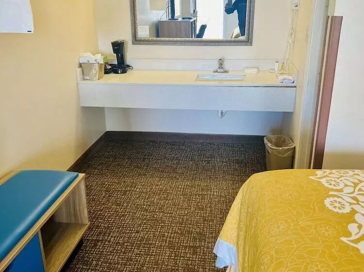 اتاق استاندارد با 2 تخت دوبل, Days Inn By Wyndham Fort Wayne