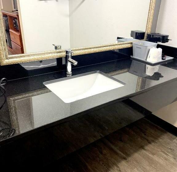 غرفة قياسية سرير كينج, Days Inn By Wyndham North Little Rock Maumelle