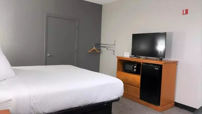 身障者適用キングサイズベッドルーム, Days Inn By Wyndham North Little Rock Maumelle