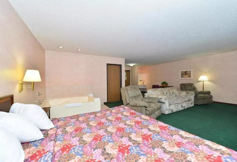 キングサイズベッドのスイートルーム, Days Inn By Wyndham Ozark Springfield
