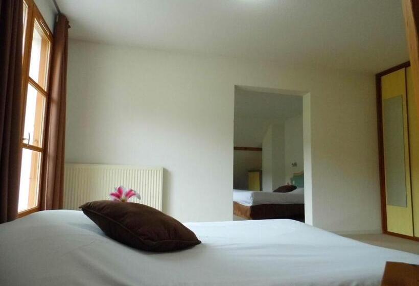 חדר סטנדרט לארבעה, Hôtel Les Bergeronnettes