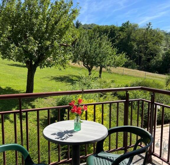 חדר סטנדרט לארבעה, Hôtel Les Bergeronnettes