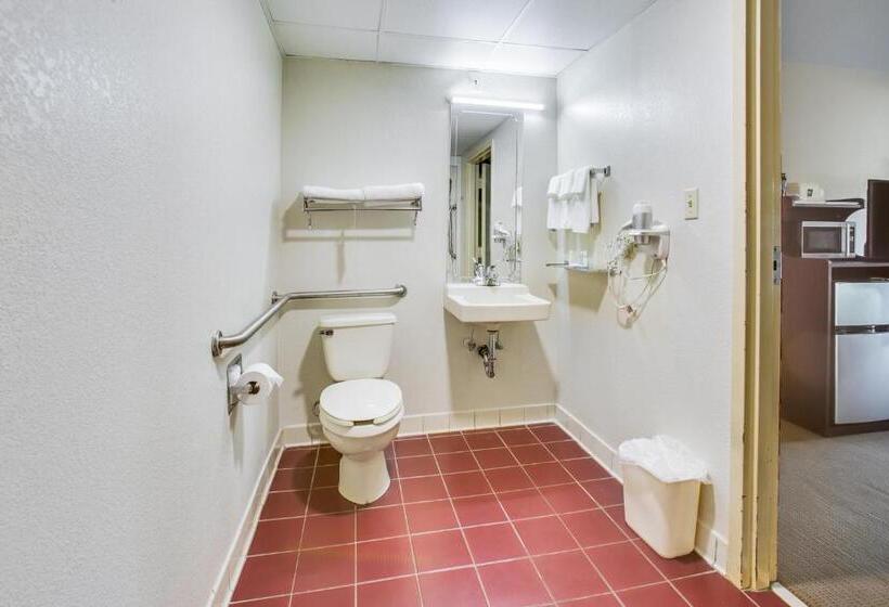 장애인을 위한 킹사이즈 침대 스탠다드 룸, Quality Inn Oak Grove Fort Campbell