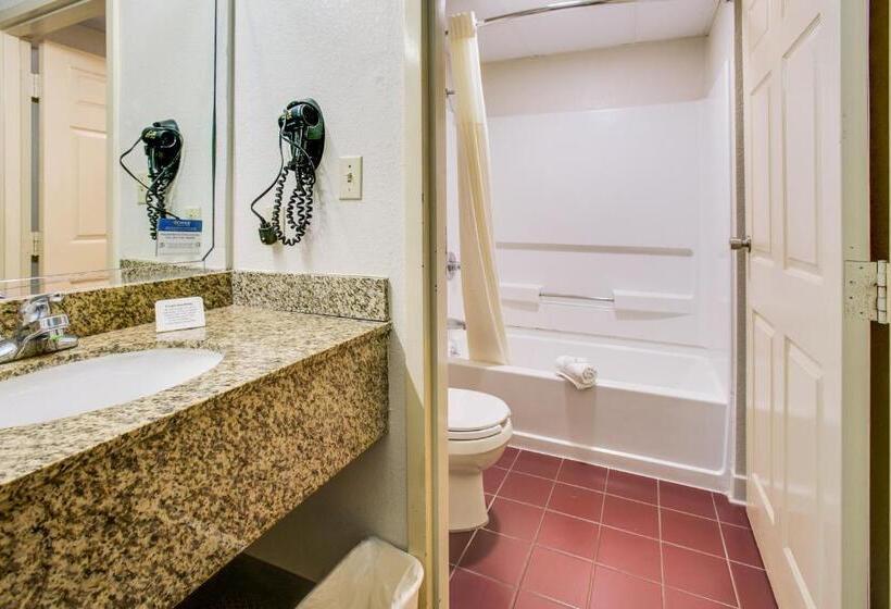 غرفة قياسية سرير كينج لذوى الإحتياجات الخاصة, Quality Inn Oak Grove Fort Campbell