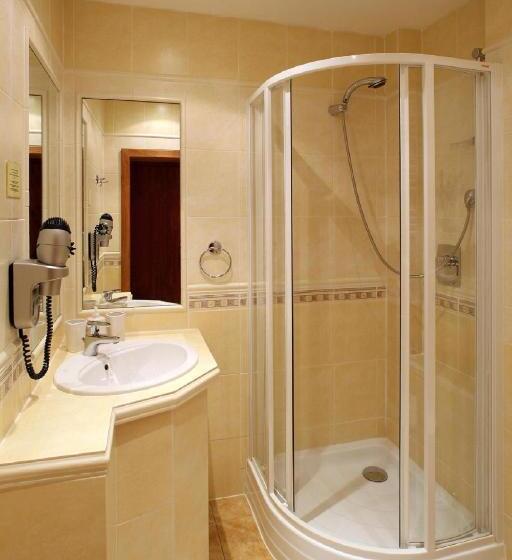 四人标准间, Roudna