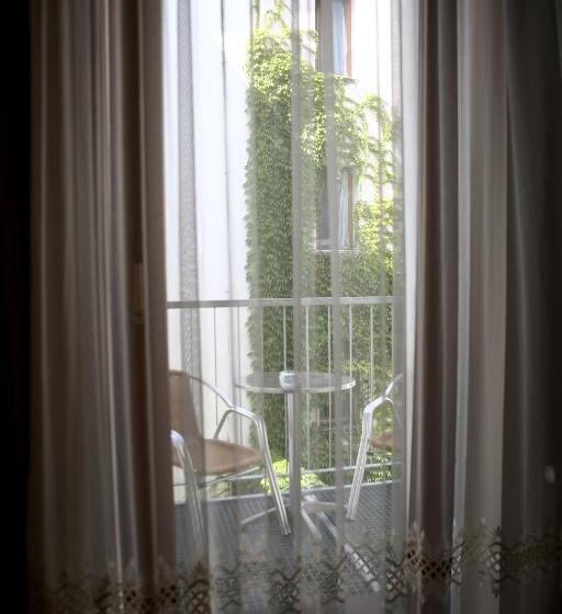 标准间带阳台, Roudna