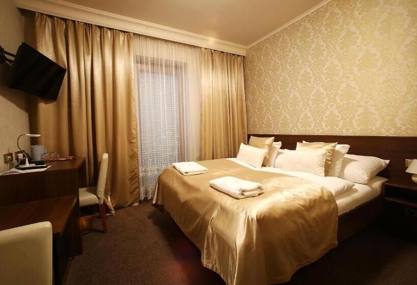 标准间带阳台, Roudna