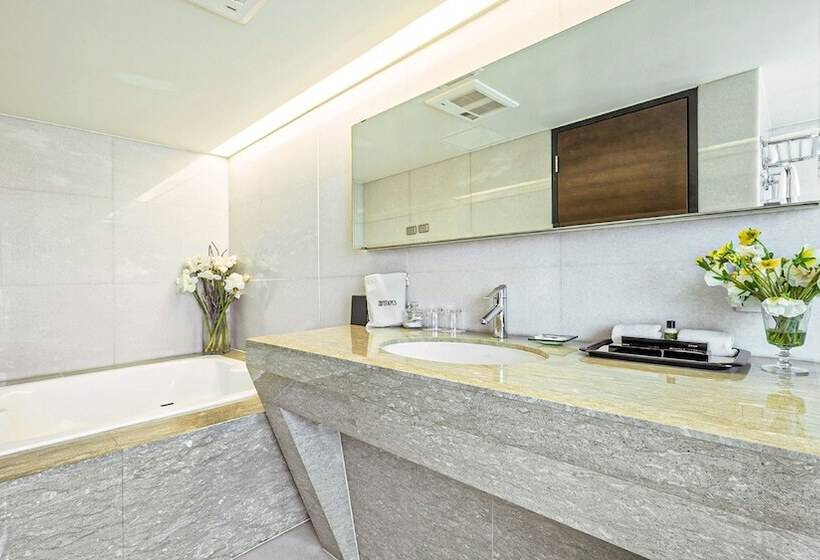 اتاق لوکس, Tempus