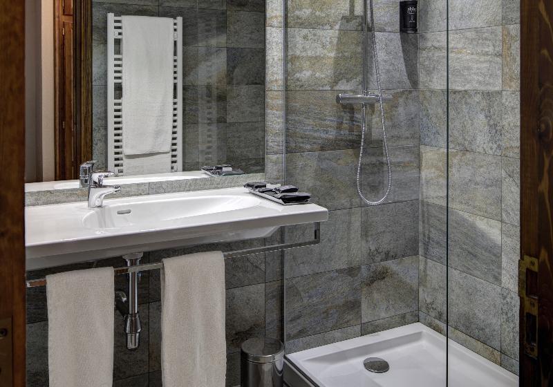 اتاق استاندارد سه نفره, Abba Xalet Suites