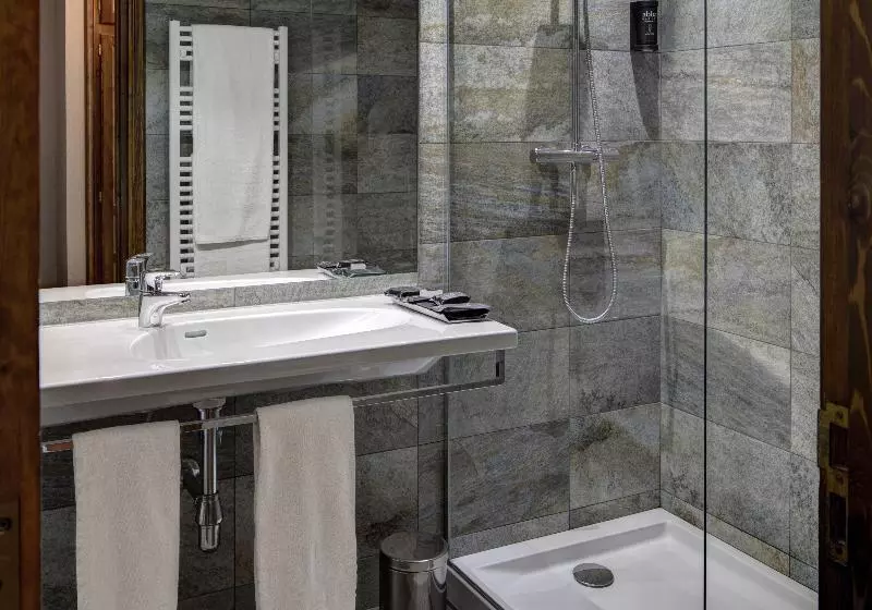 اتاق استاندارد سه نفره, Abba Xalet Suites
