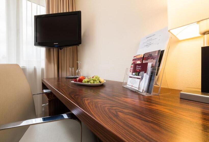 스탠다드 싱글 룸, An Der Oper