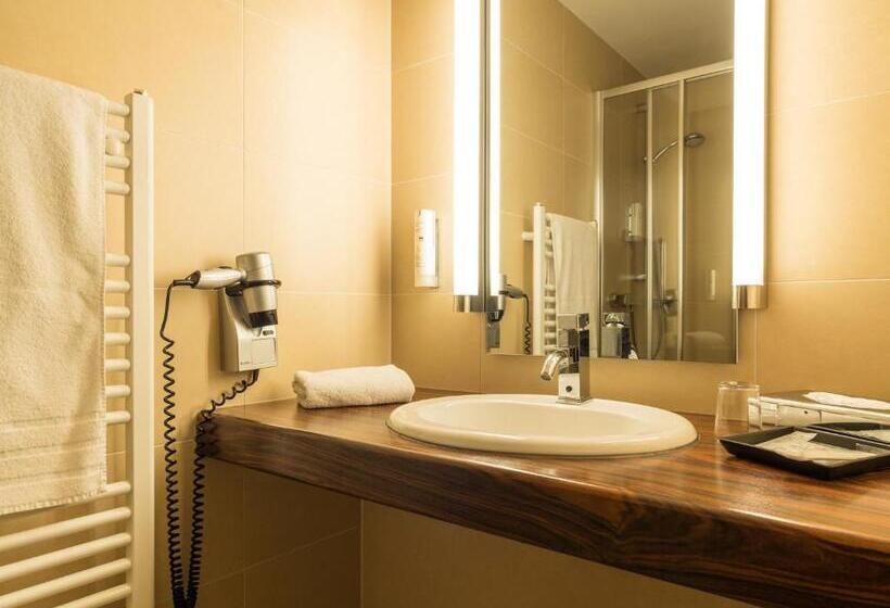 스탠다드 싱글 룸, An Der Oper