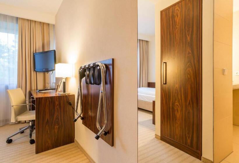 스탠다드 싱글 룸, An Der Oper