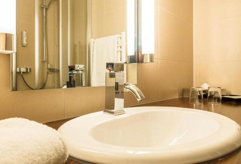 패밀리 룸, An Der Oper