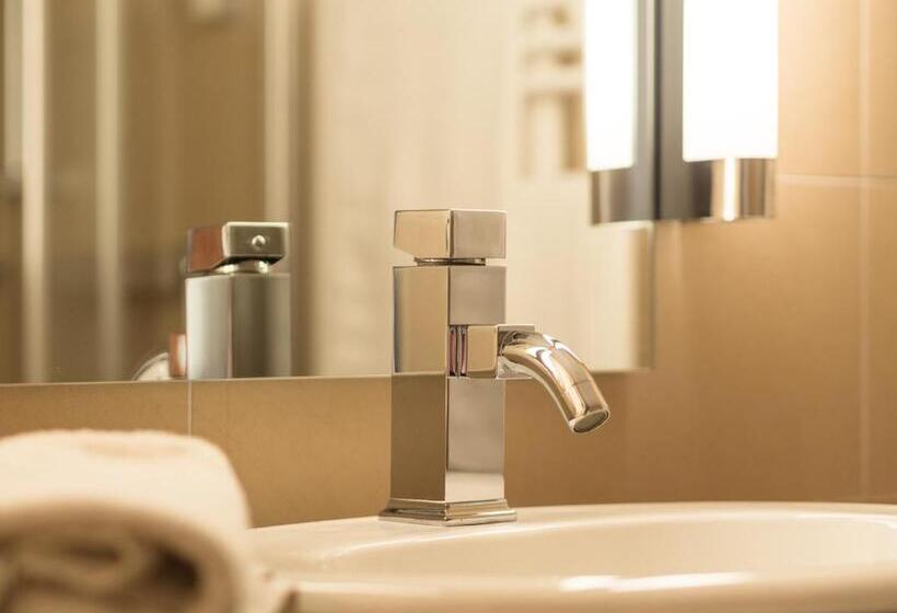 패밀리 룸, An Der Oper