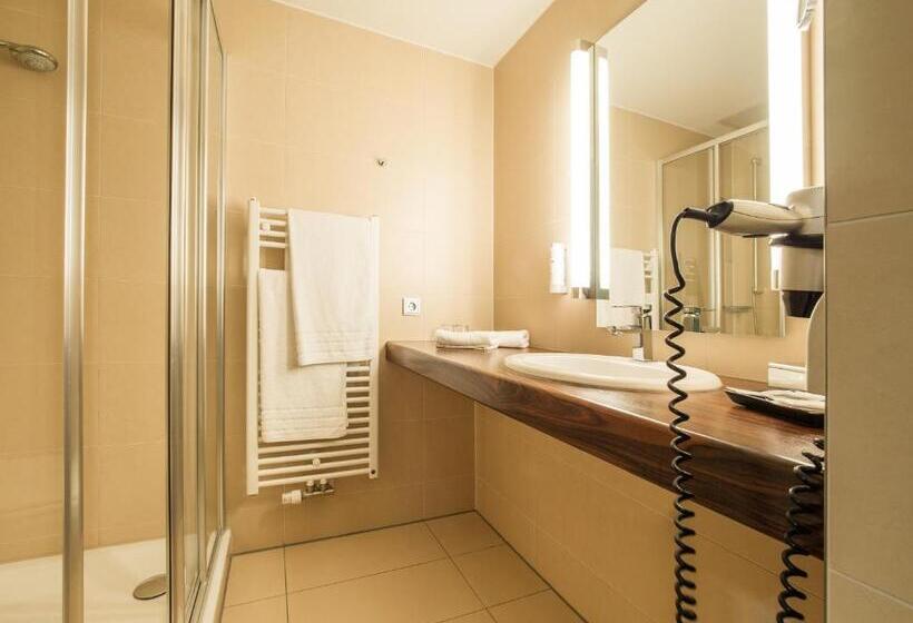 프리미엄 싱글 룸, An Der Oper