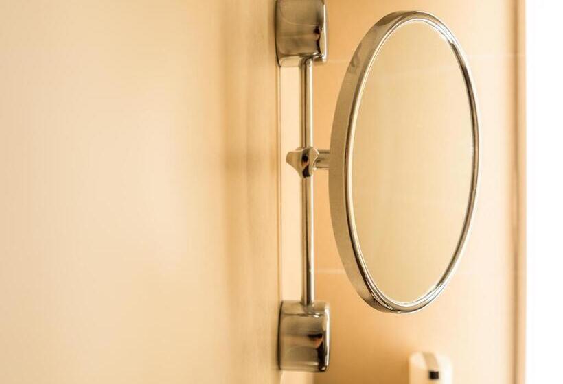 수피리어 싱글 룸, An Der Oper