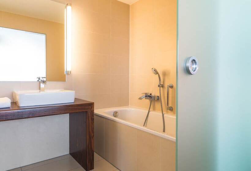 수피리어 룸, An Der Oper