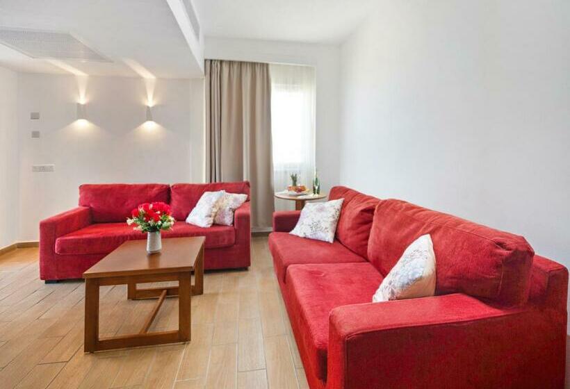 סוויטה נוף לים, Avlida