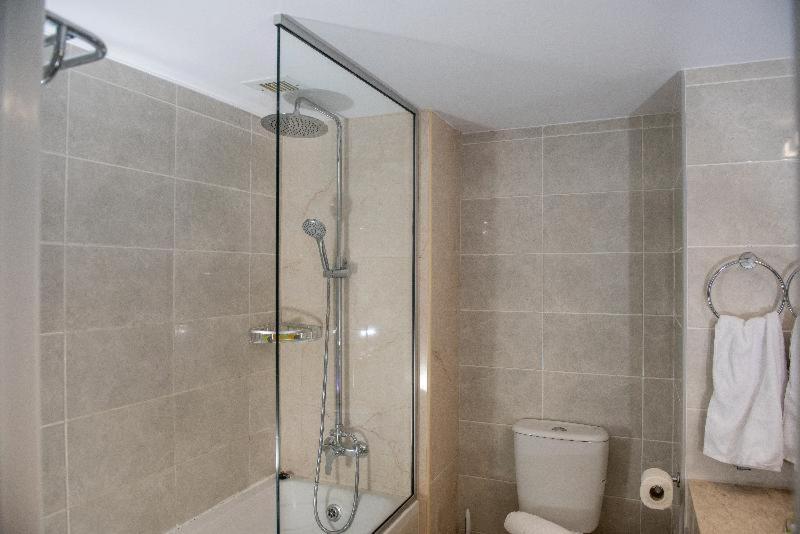 חדר סטנדרט, Avlida