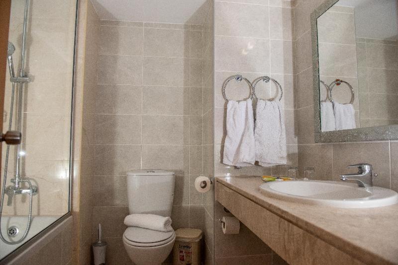 חדר סטנדרט, Avlida