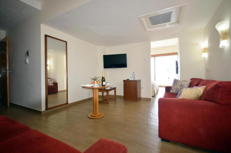 חדר סטנדרט, Avlida