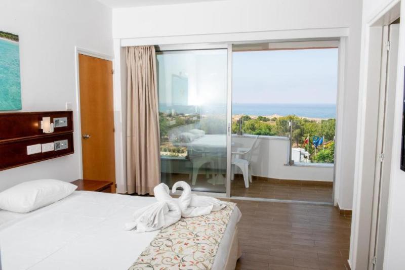 חדר סטנדרט, Avlida