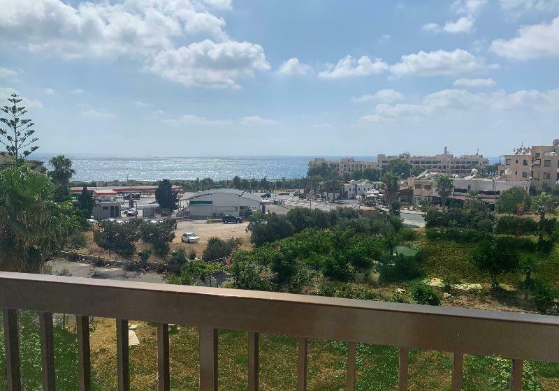 חדר סטנדרט, Avlida