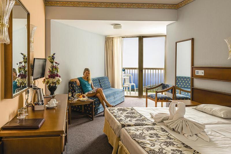 חדר סטנדרט, Avlida