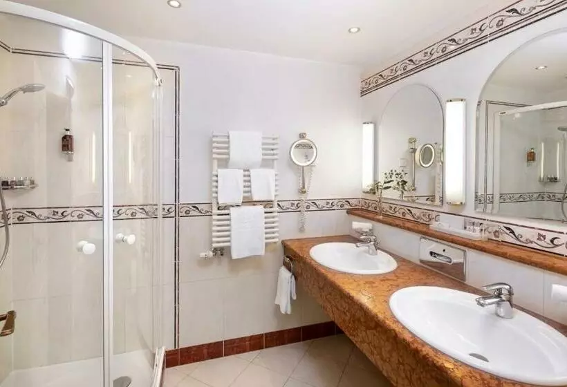 Standard Room with Balcony, Wellness & Genuss Resort   Engel Obertal