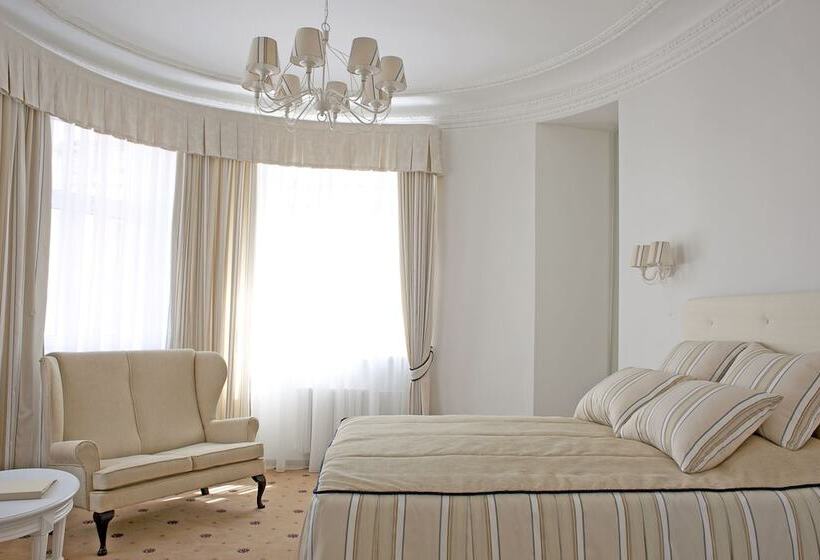 استودیوی استاندارد, Hestia Hotel Draugi