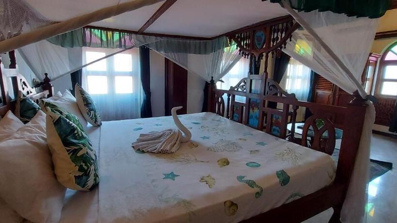 家庭小型套房, Horizon Palace