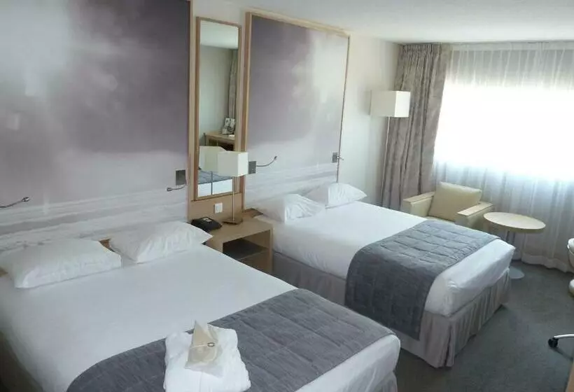 Chambre Familiale, Inn Paris CDG Airport