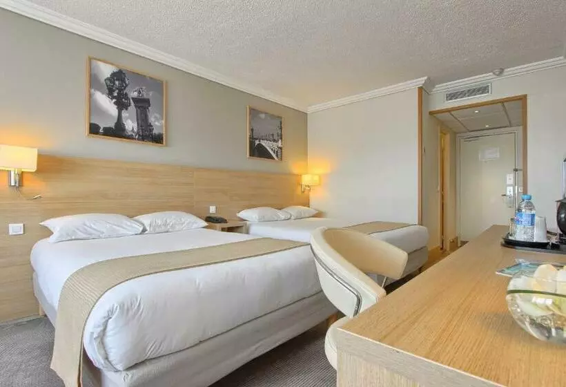 Chambre Familiale, Inn Paris CDG Airport