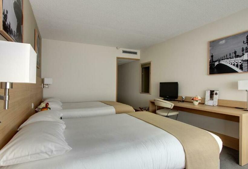 Семейный Номер, Inn Paris CDG Airport