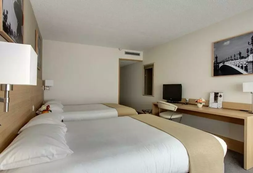 Chambre Familiale, Inn Paris CDG Airport