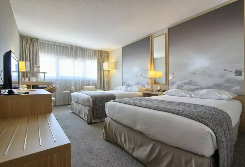 Chambre Familiale, Inn Paris CDG Airport