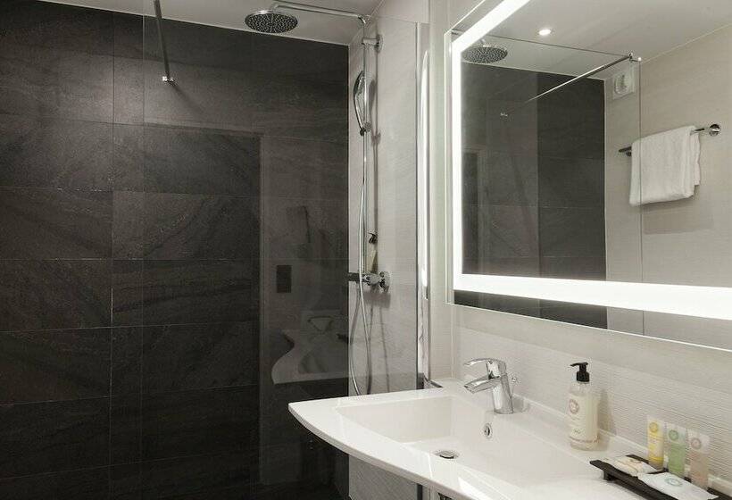 Семейный Номер, Inn Paris CDG Airport