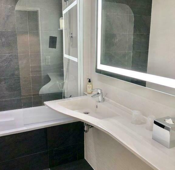 Номер Superior, Inn Paris CDG Airport