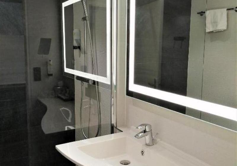 Номер Superior, Inn Paris CDG Airport