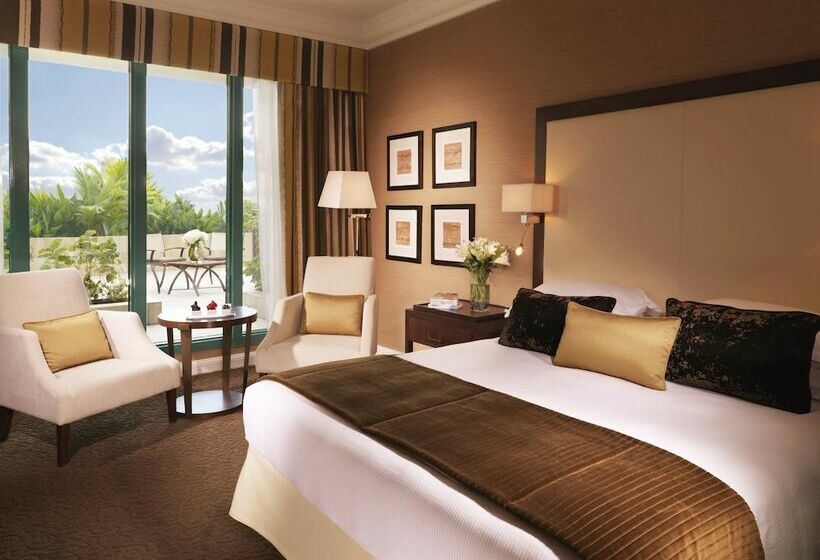 سوییت لوکس, Mövenpick Grand Al Bustan