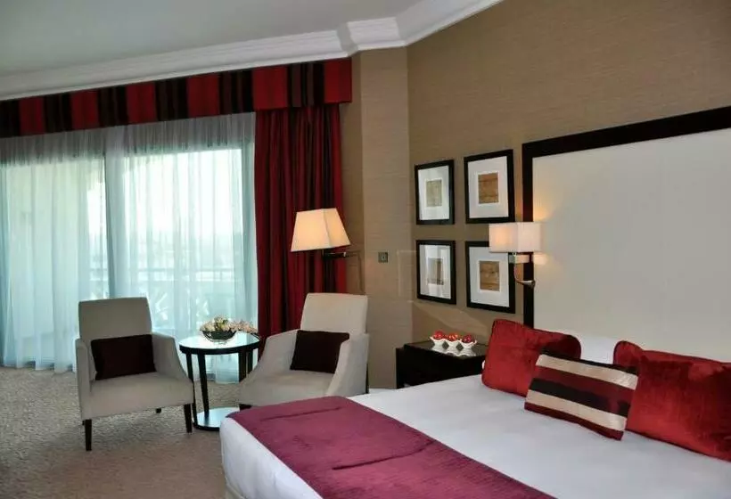 اتاق اجرایی, Mövenpick Grand Al Bustan